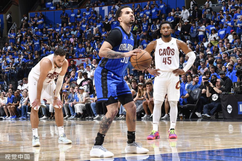 阵型和琼斯 阵型和琼斯