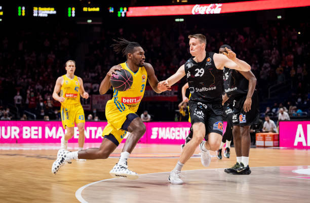 由泳冲刺时 由泳冲刺时