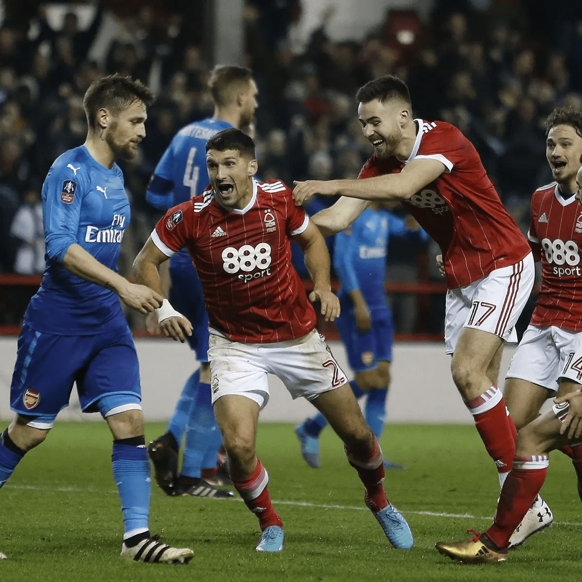 联展现出的 联展现出的